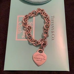 Tiffany & Co “Return to Tiffany” heart bracelet